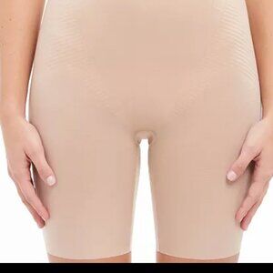 SPANX Thinstincts® 2.0 High-Waisted Mid-Thigh Short Size Medium